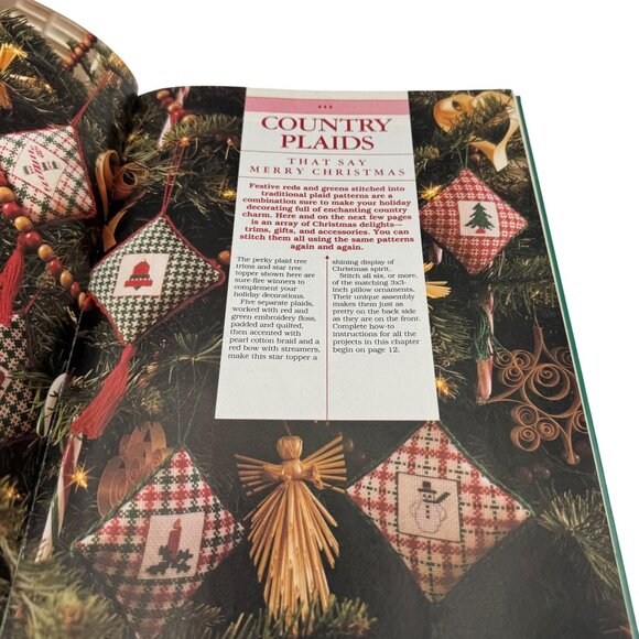 Better Homes And Gardens Christmas Cross-Stitch Hardcover Book 1988 - Picture 5 of 11